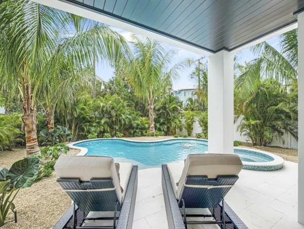 Anna Maria Walk to Beach Five Bedroom Vacation Home